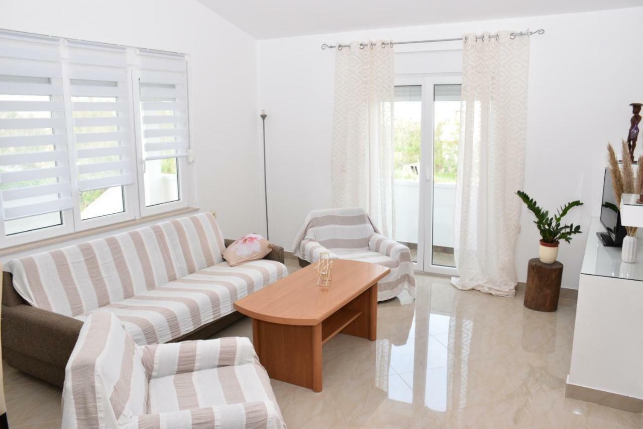 Apartments Piccolo Piaccere Razanac Bagian luar foto